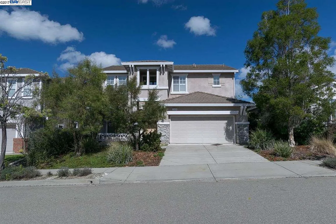 25610 Crestfield Cir photo 1