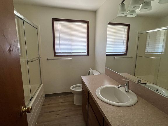 3rd image of 1243 SE Villard St
