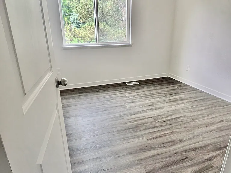 upstairs bedroom 1