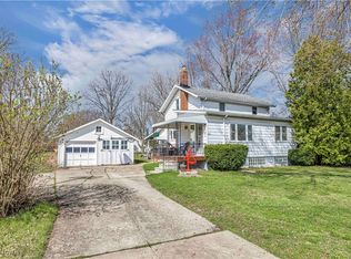 994 Lake Breeze Rd, Sheffield Lake, OH