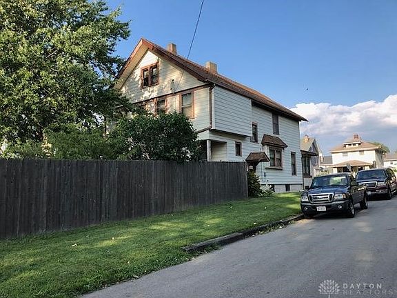 2nd image of 849 Saint Nicholas Ave