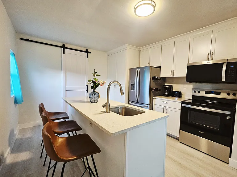 719 Briggs St — Photo 9