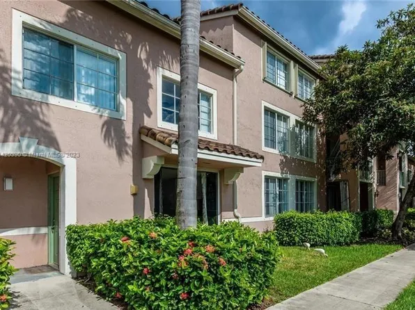 12160 Saint Andrews Pl APT 110, Hollywood, FL 33025