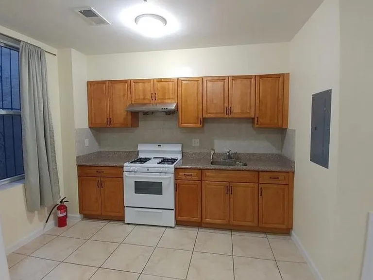 148 N 10th St #2F — Photo 1