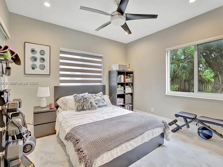 828 SW 15th St — Photo 16