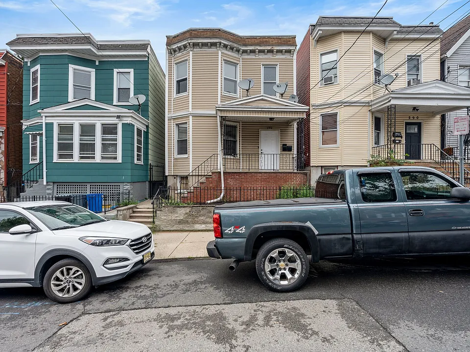 292 Claremont Ave #1
