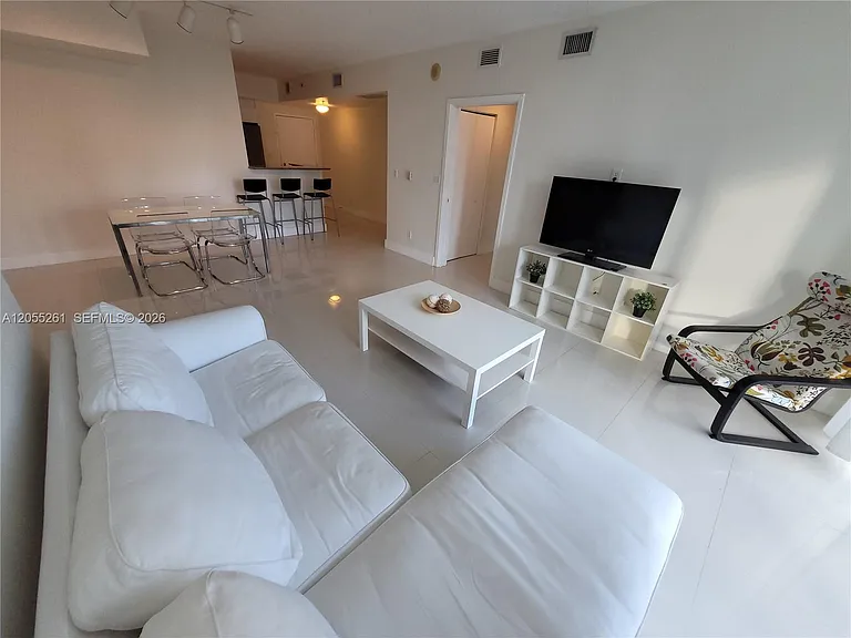 325 Biscayne Blvd #1719 — Photo 7