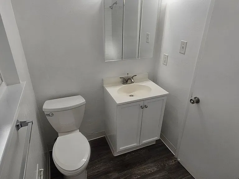 The Village Green Apartments — Photo 8