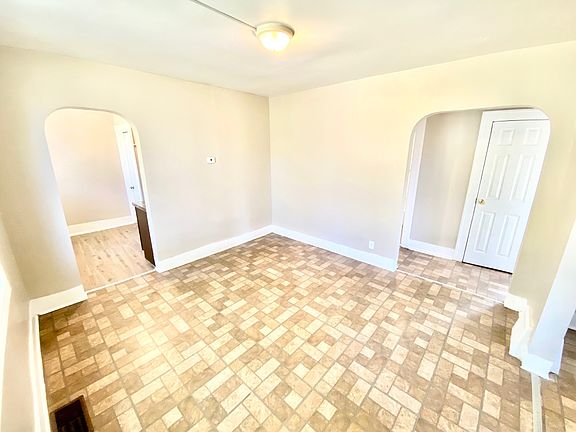 4th image of 4045 Jackson St