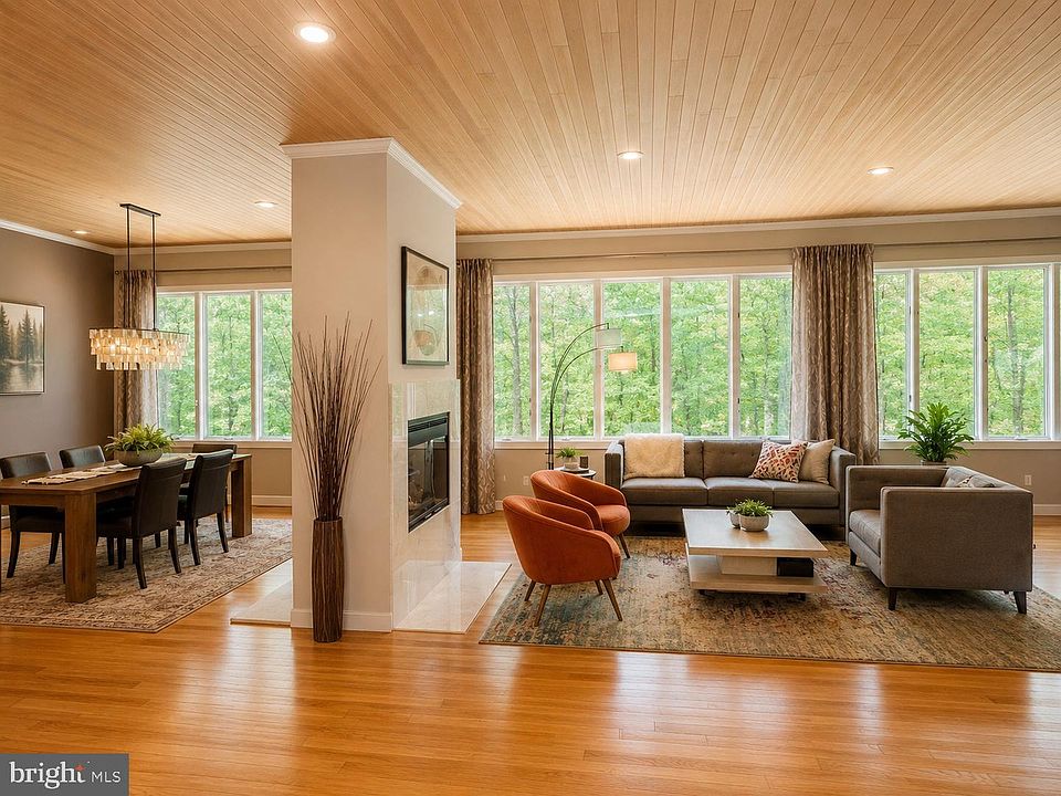 2nd image of 14 Timber Way Ct