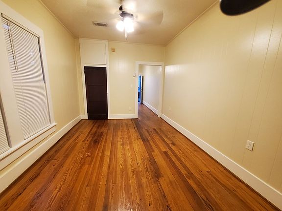 4th image of 3226 Avenue S