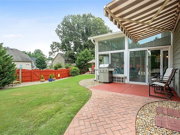 4th image of 2155 Hemrick Rd