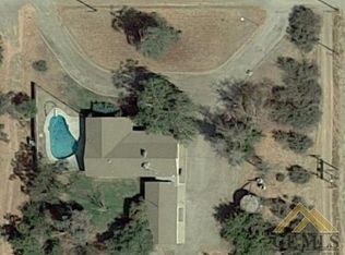 18427 Sycamore Rd, Arvin, CA 93203