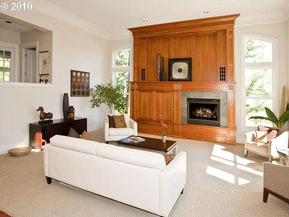 Building Photo - 14267 Uplands Dr