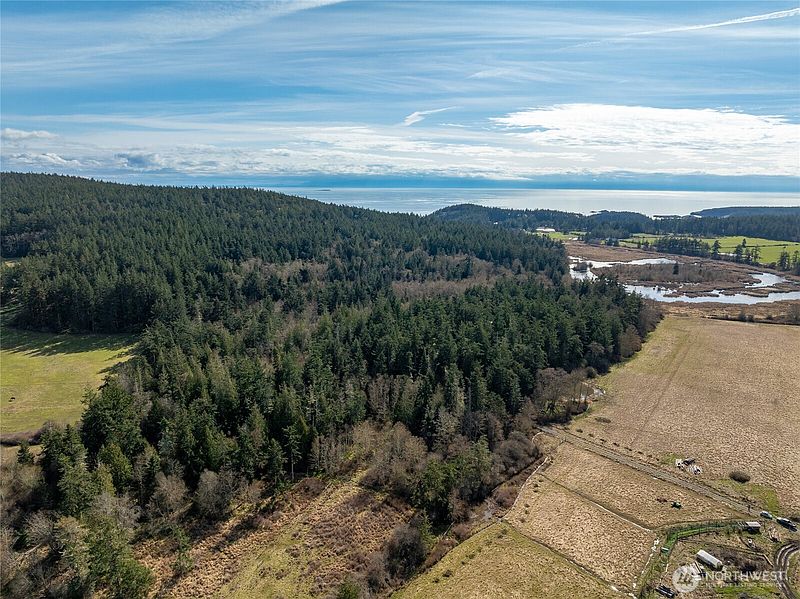3rd image of 4722 Mud Bay Road
