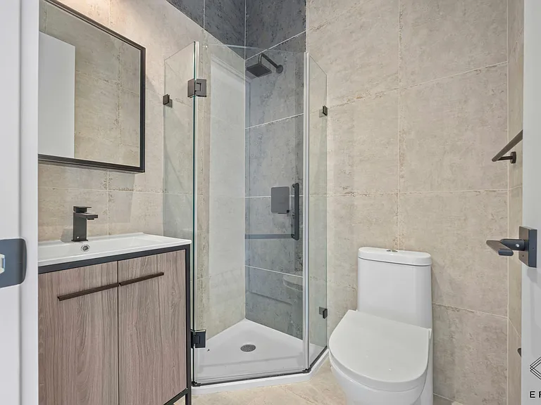 1118 Rogers Ave #3L — Photo 11