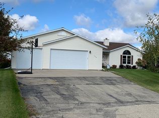 108 Audubon Ct, Mayville, WI 53050