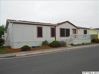 2nd image of 3027 Hollyridge Loop NE