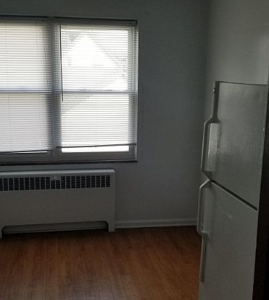4th image of 302 W Vine St APT 3