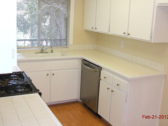 2nd image of 408 Burchett St Unit 10