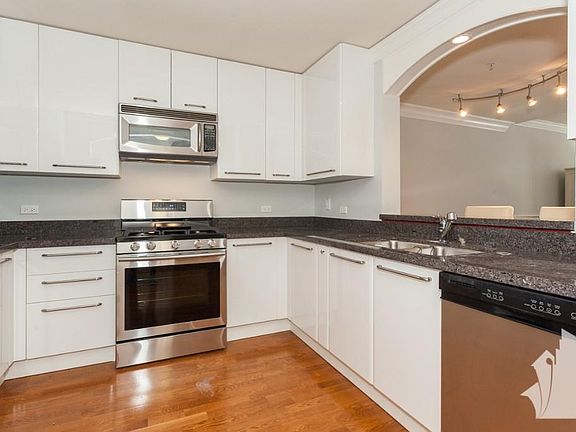 2nd image of 420 E Waterside Dr #2015