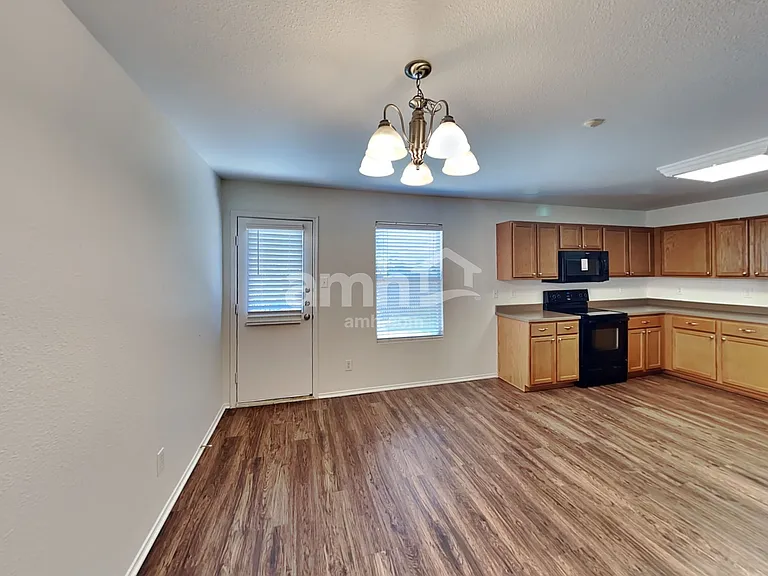 217 N Willow Way — Photo 4