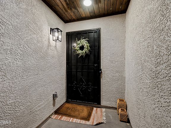 4th image of 2049 E SHETLAND Drive