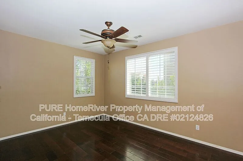 3 bed, 3.5 bath, 1437 sqft, $2,995 — Photo 2
