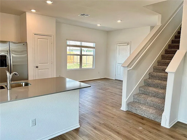 290 Silver Glen Dr — Photo 26
