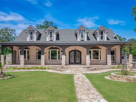 2nd image of 368 Riddle Rd