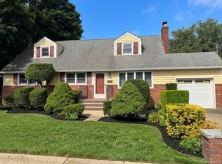 2316 Westlake Court, Oceanside, NY 11572