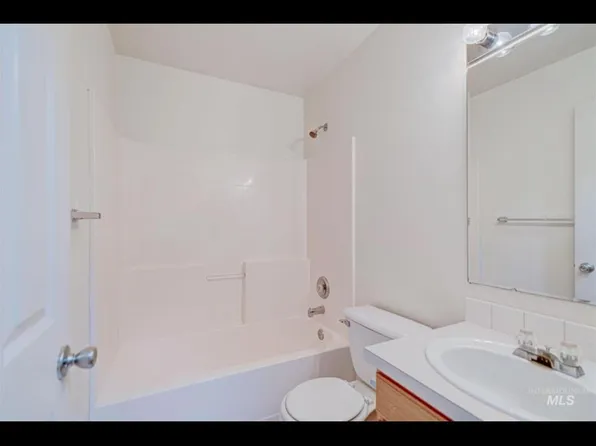 1400 W Hasket Ct, Nampa, ID 83686