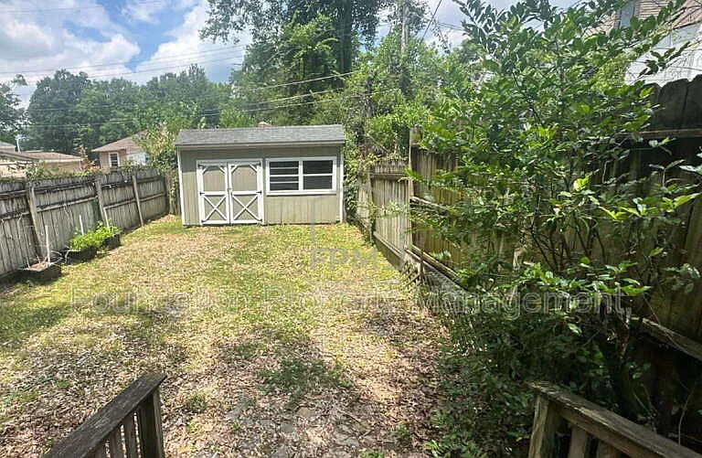 2106 Court Ave — Photo 14