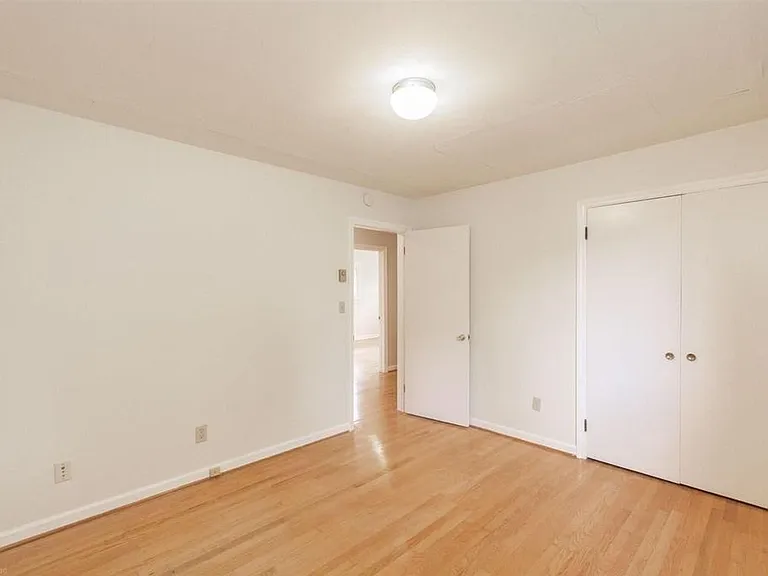601 Broce Dr — Photo 15