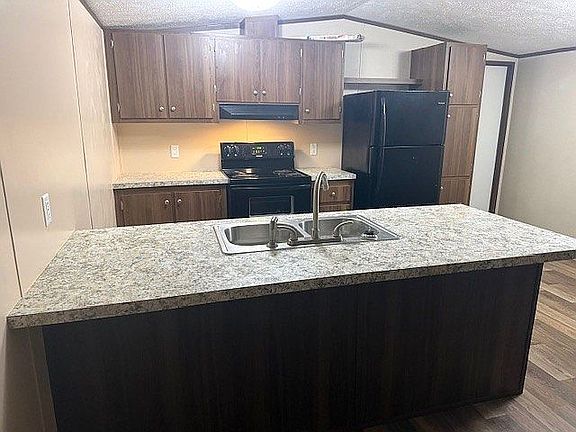 3rd image of 2500 Smith Rd Trailer 33