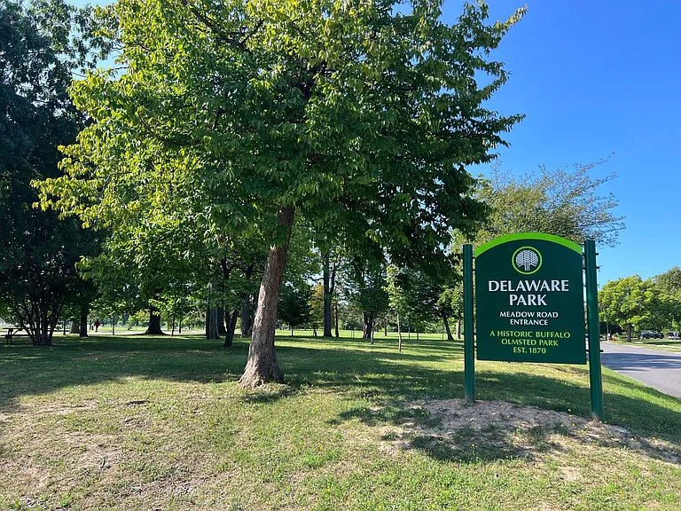 Amherst Woods Apartments — Photo 20