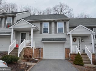 33 Cold Stream Dr, Lancaster, PA 17603