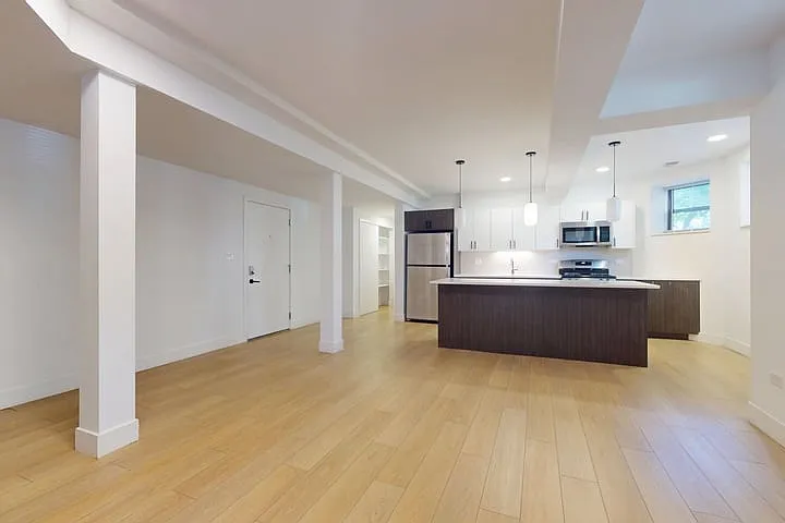 5700 S. Blackstone Avenue — Photo 50