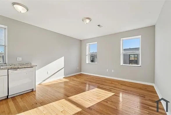 709 N Franklin St #303 — Photo 13