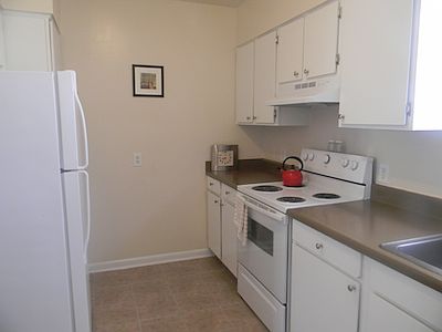 2nd image of 5605 Auburn Rd APT D