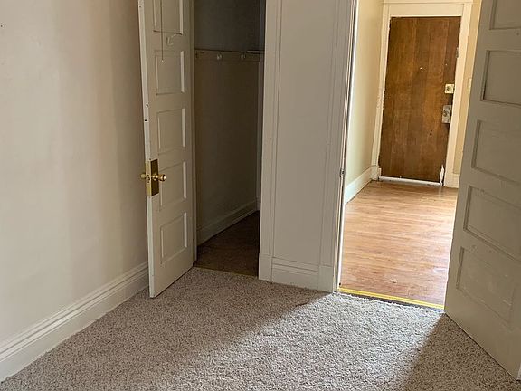 4th image of 811 S 32nd St #813-B