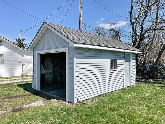 5th image of 2200 Franklin St
