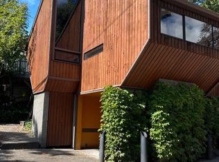210 NE 40th St, Seattle, WA 98105