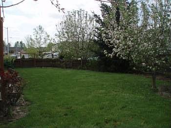 2nd image of 859 SW Sitka Dr