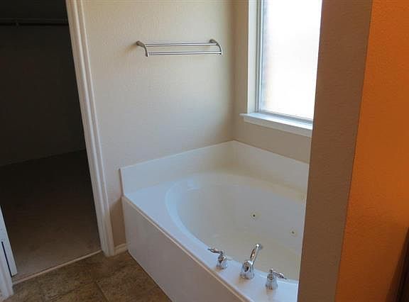 4th image of 9800 Southgate Dr