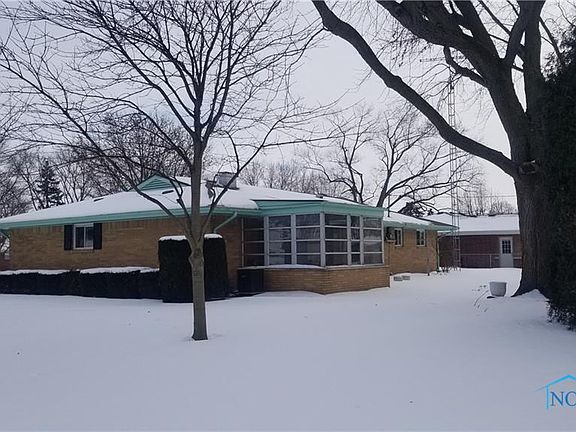 2nd image of 215 Park Ln