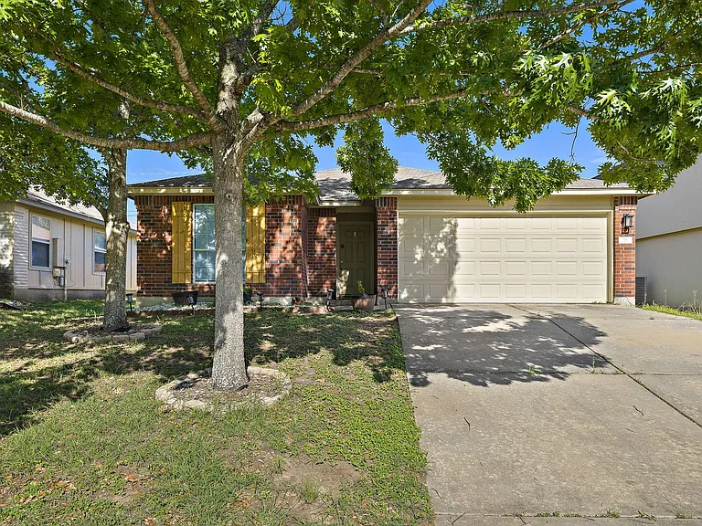 218 Altamont St — Photo 1