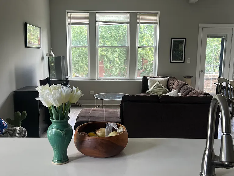 824 N Oakley Blvd #3 — Photo 9