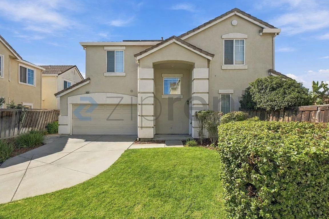 3 bed, 2.5 bath, 1361 sqft, $3,255 — Photo 3