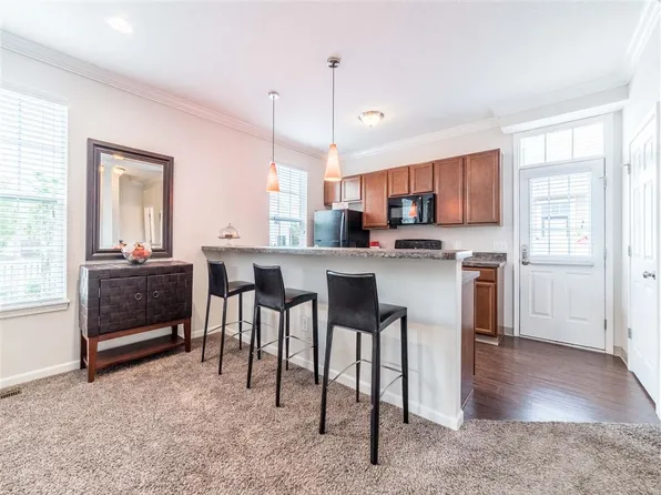 Hilliard Place, 5652 Roberts Rd, Hilliard, OH 43026